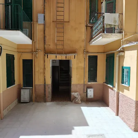 Crystal Domus Apartment