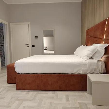 Crystal Domus Apartment *