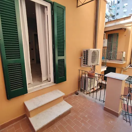 Crystal Domus Apartment *