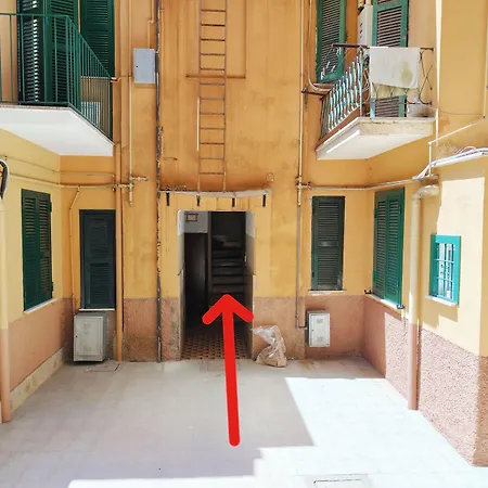 Crystal Domus Apartment *